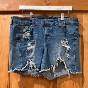 Torrid Distressed Denim Shorts Size 16